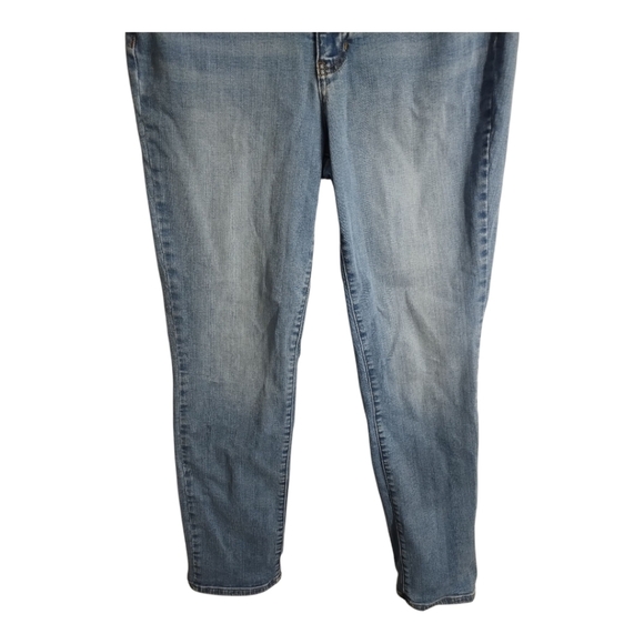 Talbots Straight Leg High Waist Light Wash Casual Preppy Jeans 8 - Picture 4 of 7